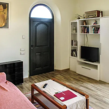 Melissa By Interhome Lucca